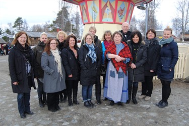 Gruppfoto, 13 stycken på bilden